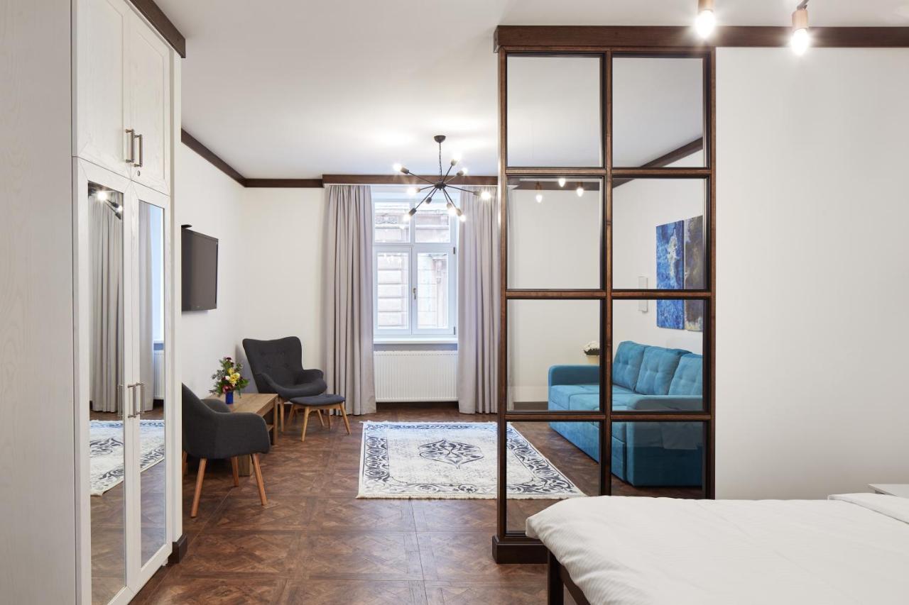 Old House Apartment Lviv Bagian luar foto