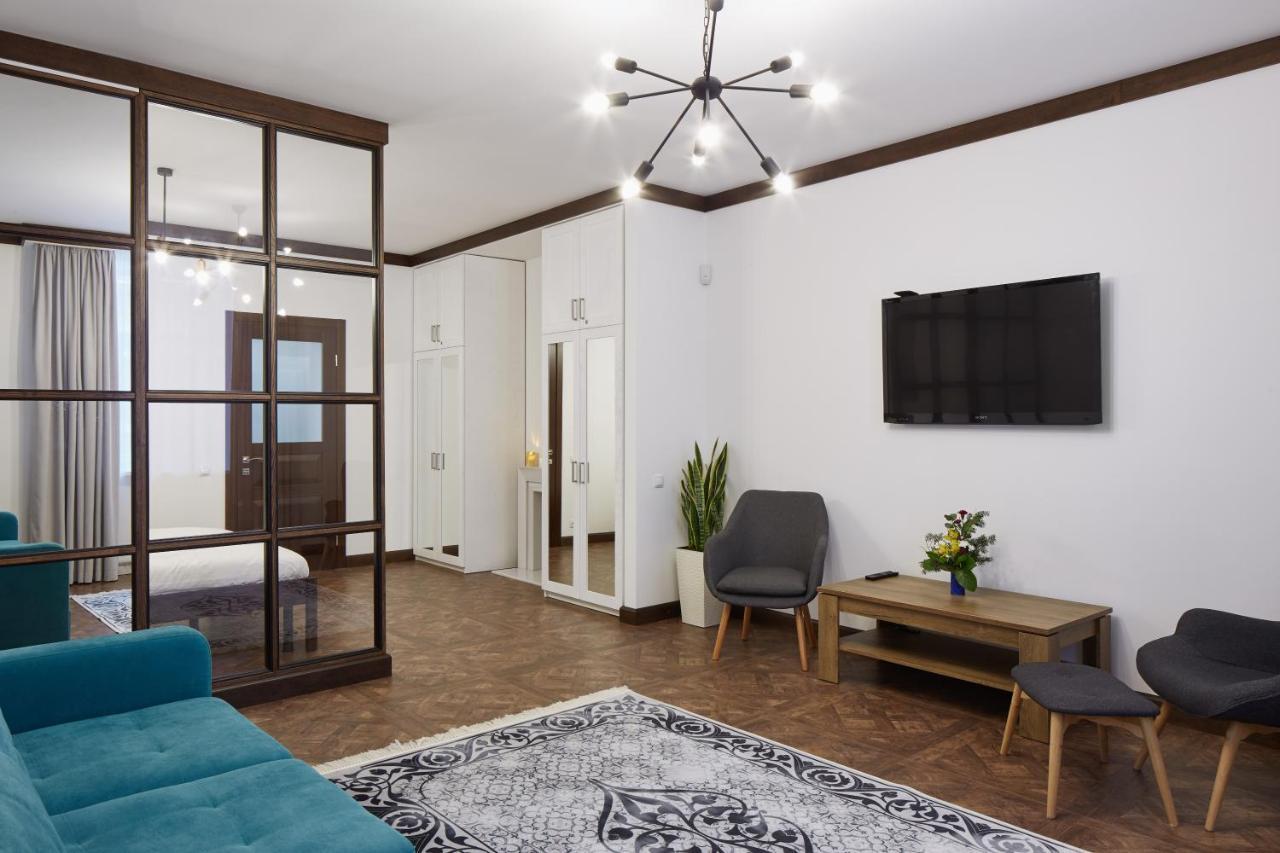Old House Apartment Lviv Bagian luar foto