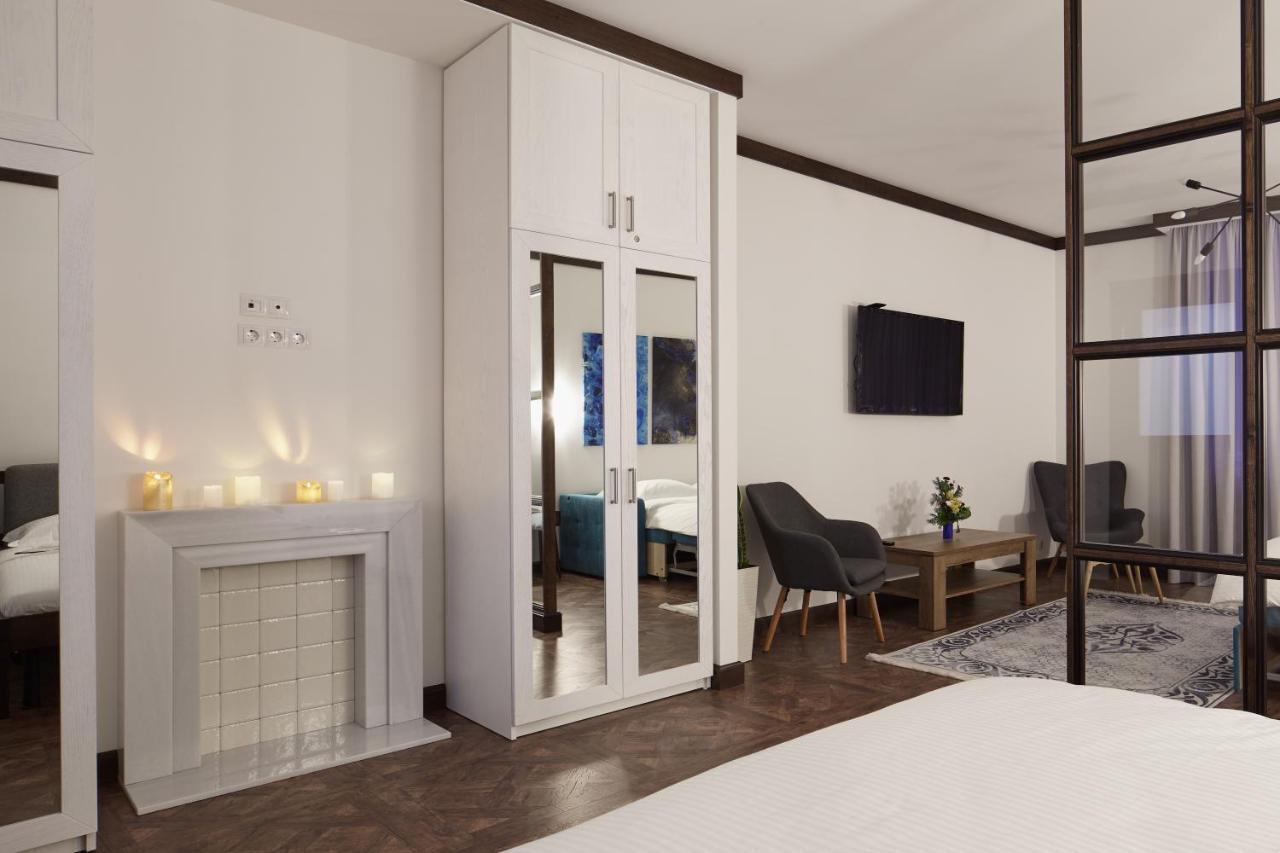 Old House Apartment Lviv Bagian luar foto